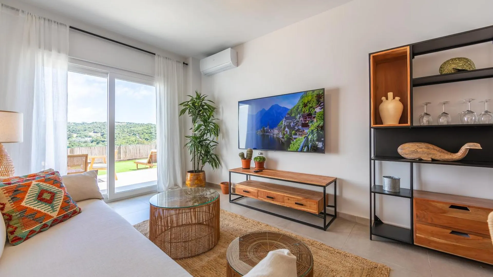 Large Garden With Countryside Views, Pool & Wifi Apartment Tarifa